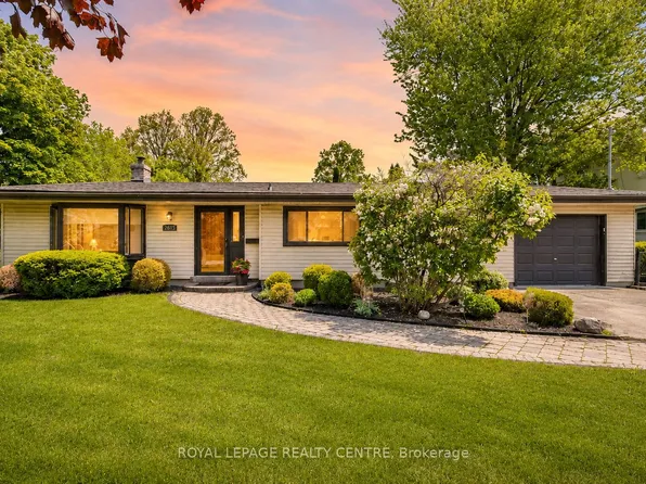 2613 Liruma Rd, Mississauga, ON L5K 1Y8