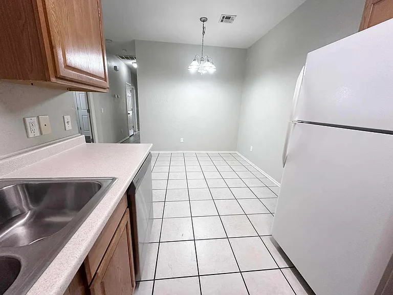 10000 Shadowview Dr #A — Photo 5