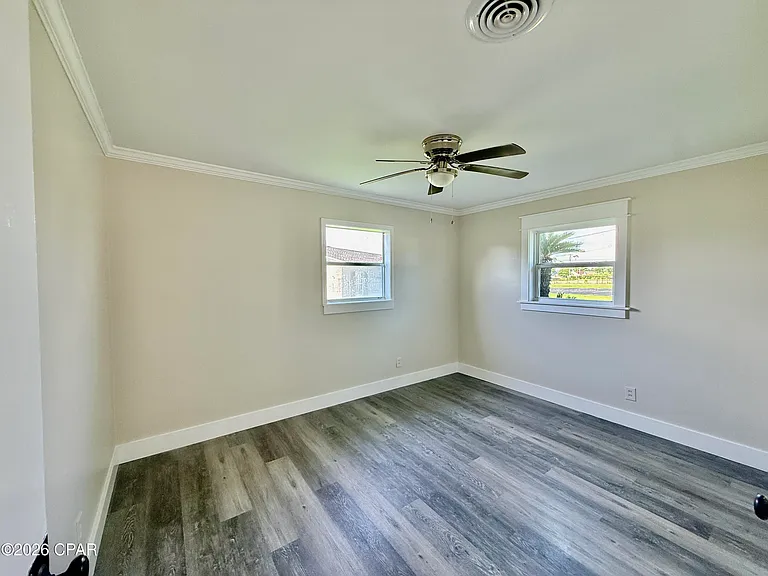 3906 W 24th Ct — Photo 8