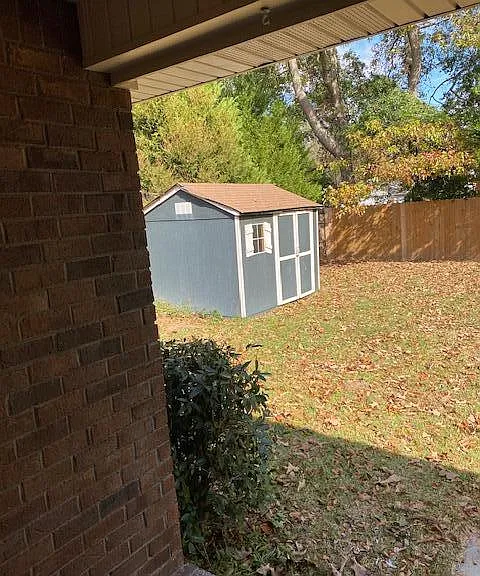 1261 Glastonbury Rd — Photo 7