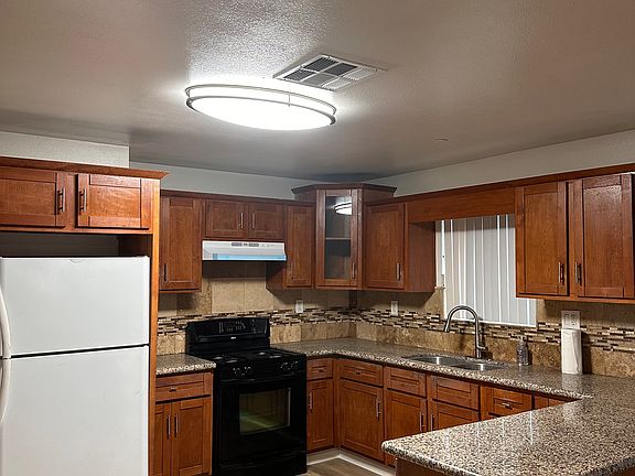2nd image of 843 W 76th St