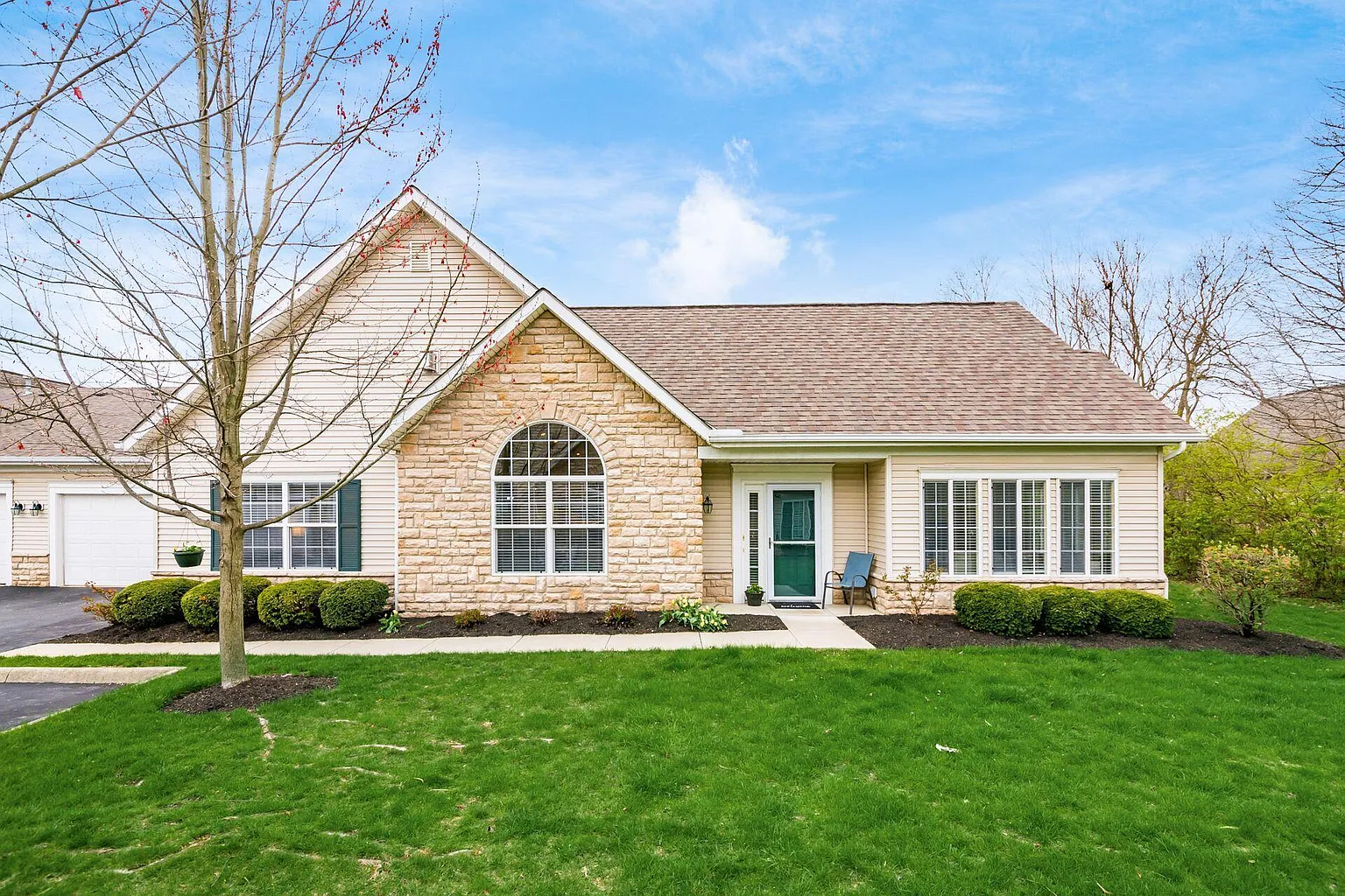 4889 Ashleigh Dr photo 1