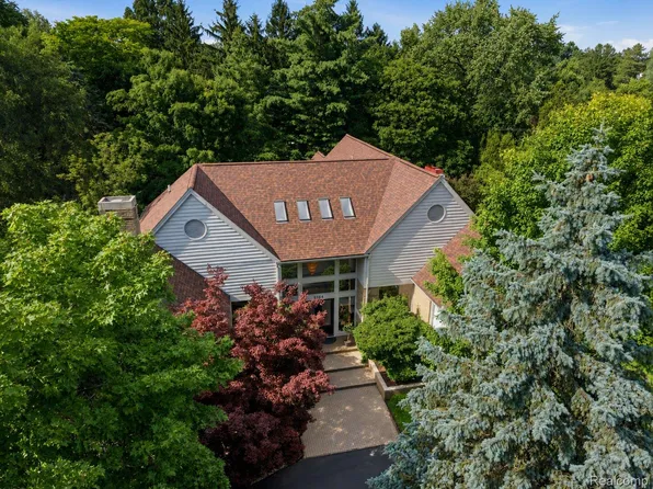 3104 Quarton Rd, Bloomfield Hills, MI 48304