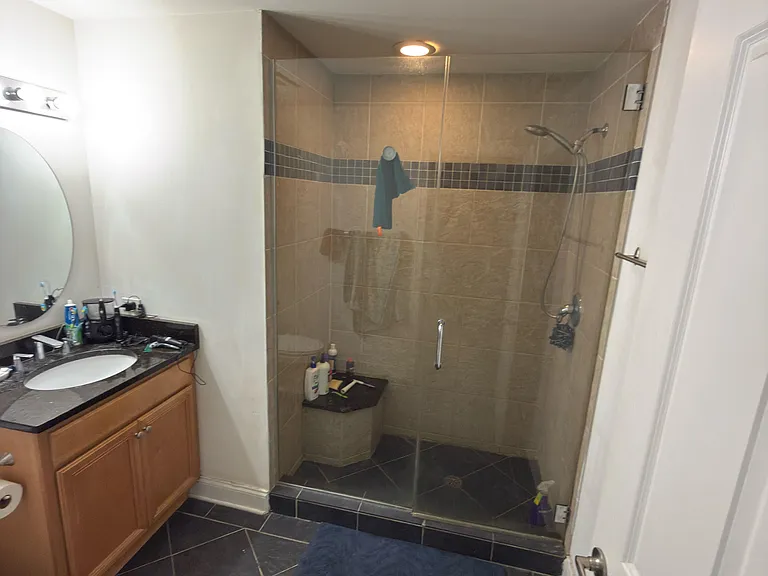 500 N Damen Ave #205 — Photo 39