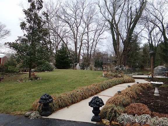 2nd image of 2774 Lake Valley Dr