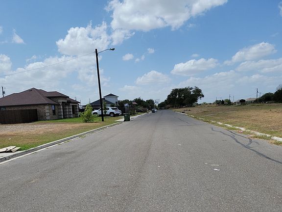 4th image of 810 Dulce Dr