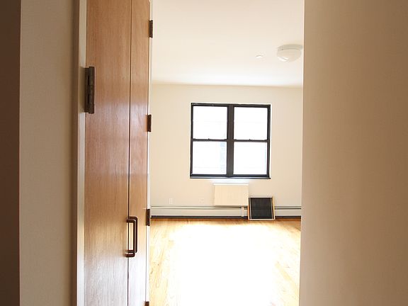 5th image of 150 W 111th St APT 3A
