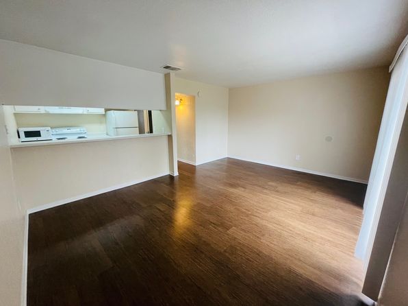 7456 Sandalwood Dr APT 11