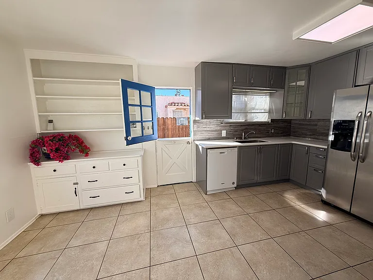 418 D Ave — Photo 3