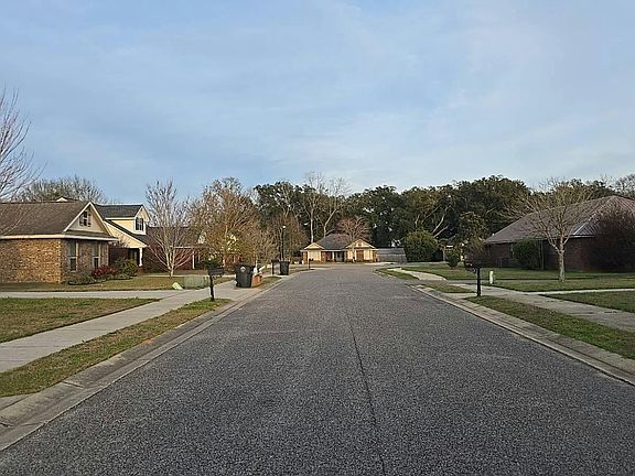 5th image of 406 Ellington Ave