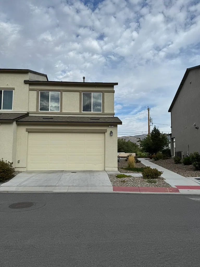 3 bed, 2.5 bath, 1344 sqft, $2,495 — Photo 2