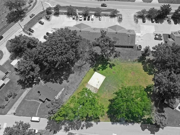 705/707 SE High St, Lees Summit, MO 64063