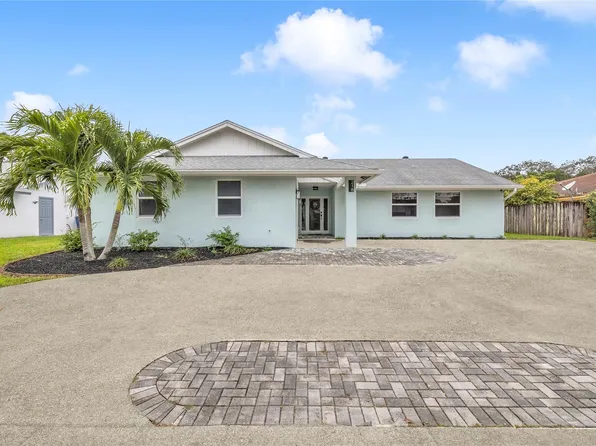 218 Ponce De Leon Street, Royal Palm Beach, FL 33411