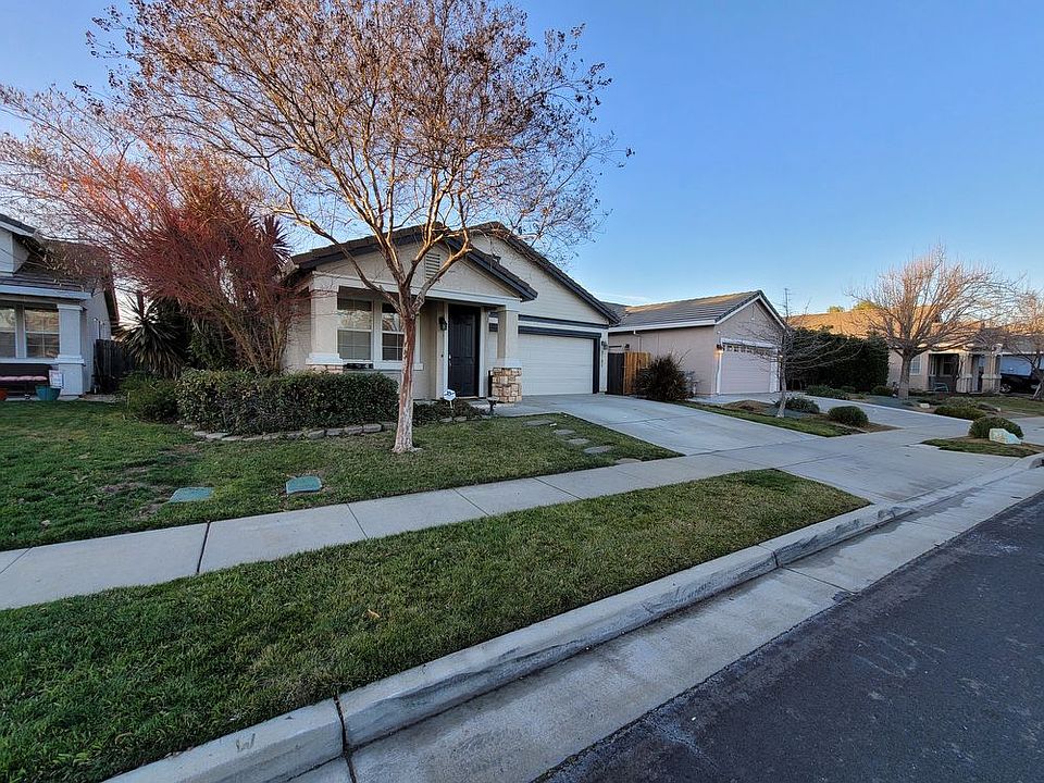 1st image of 3189 Maui St