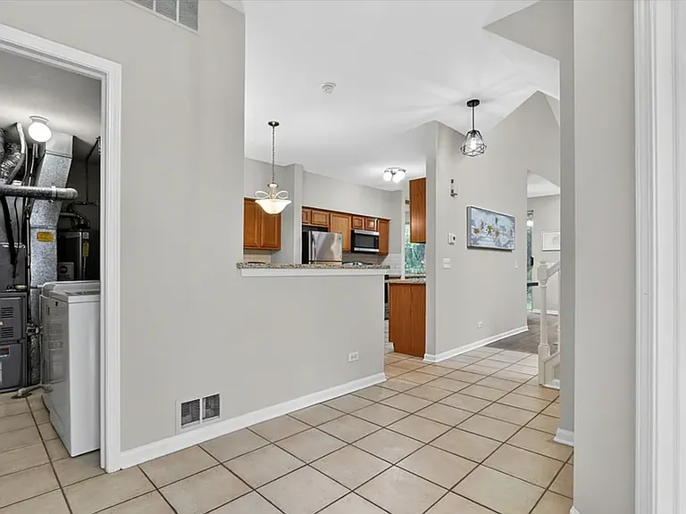 1258 S Candlestick Way — Photo 4