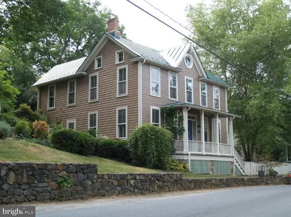 15496 2nd St, Waterford, VA 20197