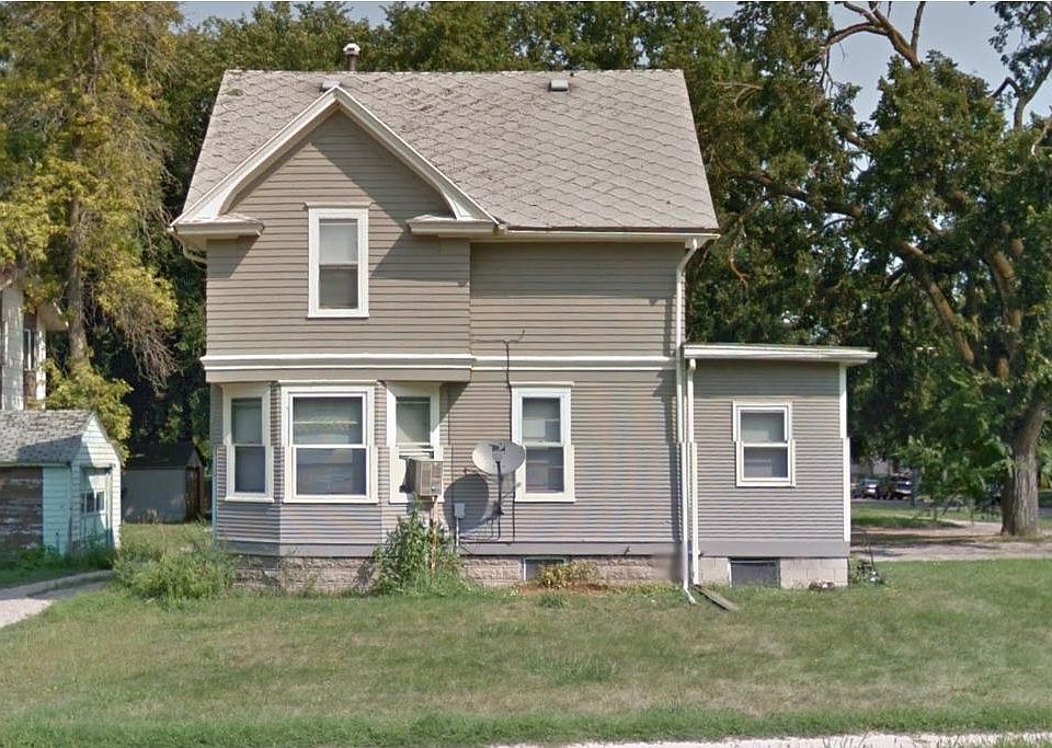 2nd image of 705 9th Ave
