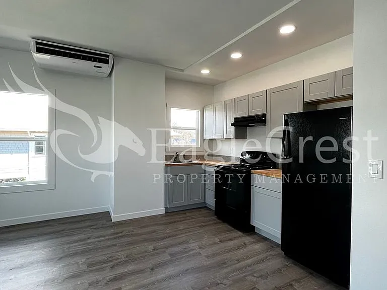 249 Eagan St — Photo 9