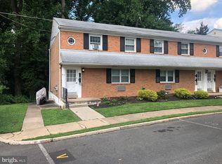 5 Beverly Ln, Stratford, NJ 08084