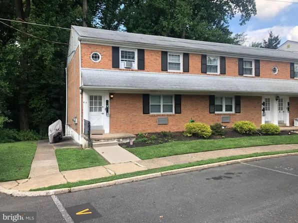 5 Beverly Ln, Stratford, NJ 08084