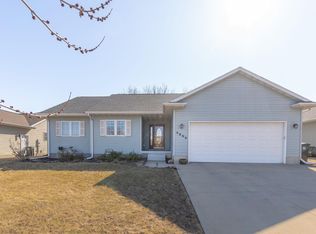 2503 Green Creek Rd, Cedar Falls, IA 50613