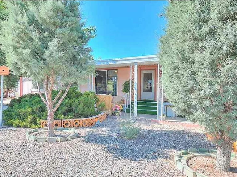 1 Serena Dr SE — Photo 2