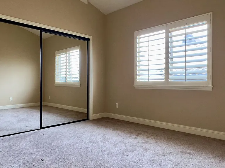 1011 Green Ln — Photo 33