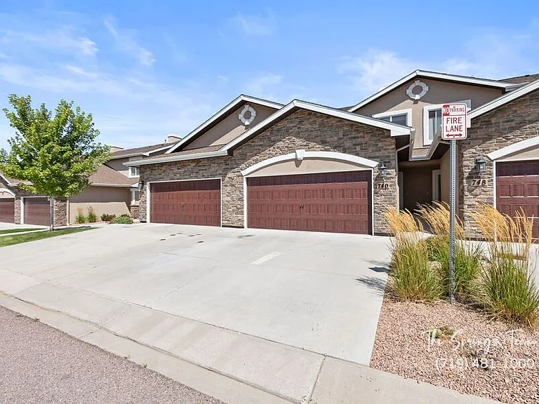 740 Brambleberry Hts — Photo 1