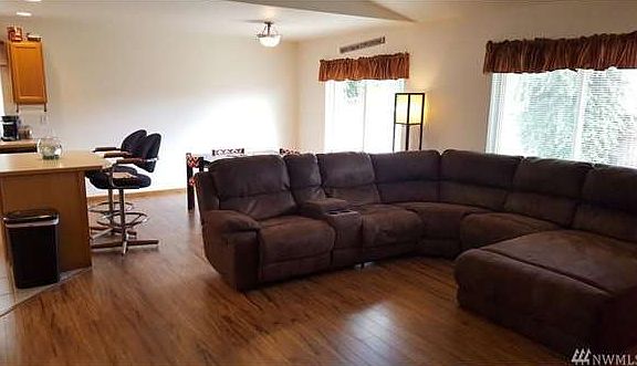 5th image of 226 Newaukum Golf Dr