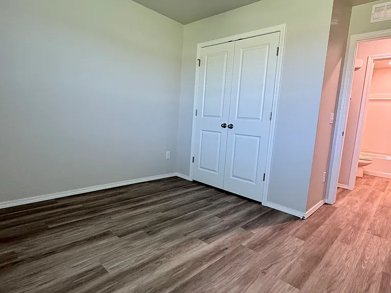 2602 S 35th St — Photo 12