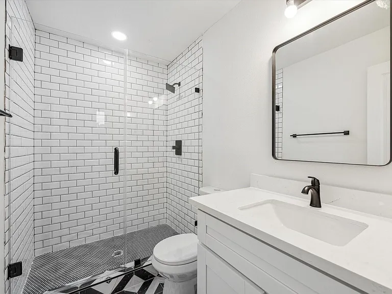 306 E 40th St #1/2 — Photo 9
