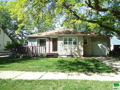 813 Hyland Dr, Storm Lake, IA, 50588
