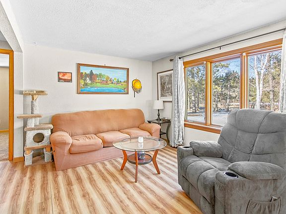 4th image of 7 Hillside Rd