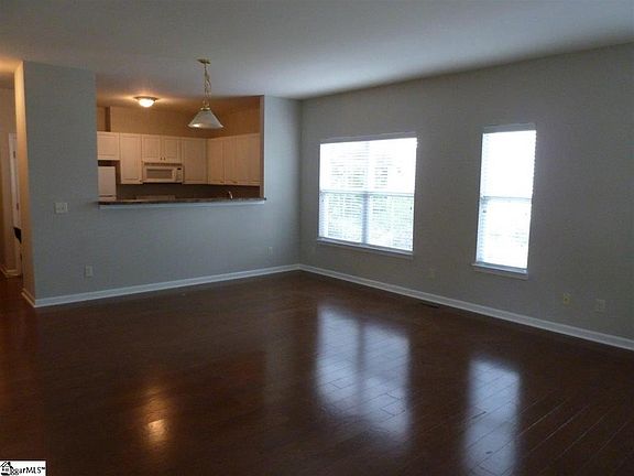 4th image of 107 Woodside Cir Unit 107B