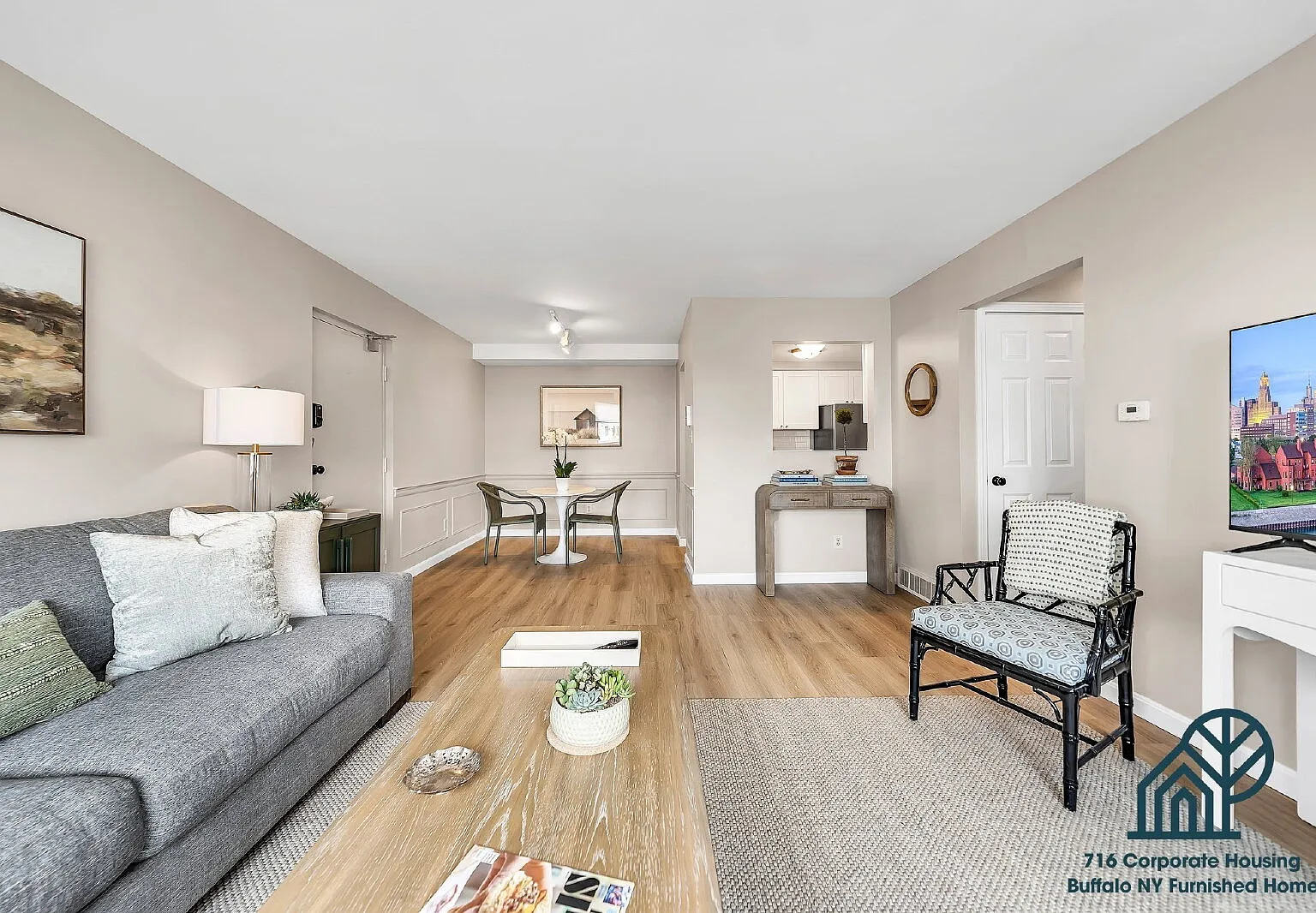 2 bed, 1.0 bath, 800 sqft, $2,450 — Photo 2