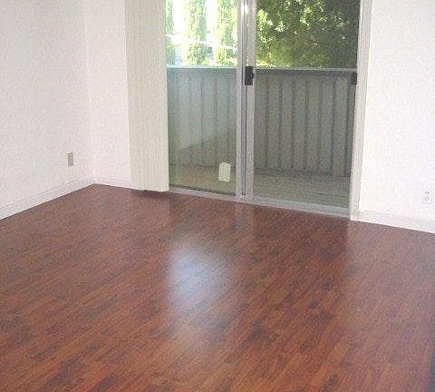 4th image of 1155 Weyburn Ln APT 17