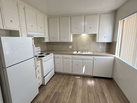 5th image of 1418 S Crowe St #17