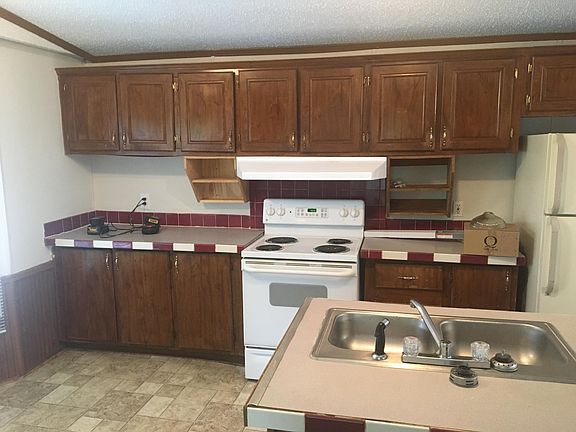 Kitchen is nicely appointed with late model appliances.