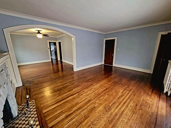 4th image of 84 Delham Ave #2