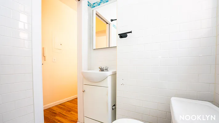 Rented by Nooklyn NYC LLC | media 24