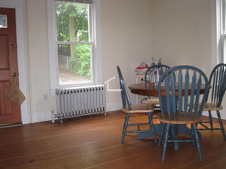 20 Eastburn St #1B — Photo 2