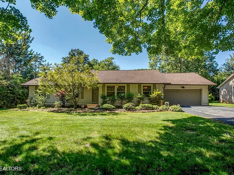 11725 Autumn Leaves Ln — Photo 1