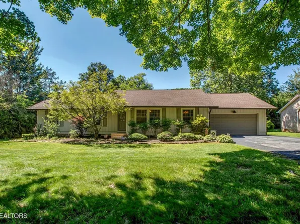 11725 Autumn Leaves Ln, Knoxville, TN 37934
