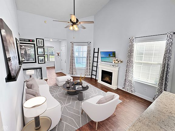 3rd image of 6442 Titania Dr