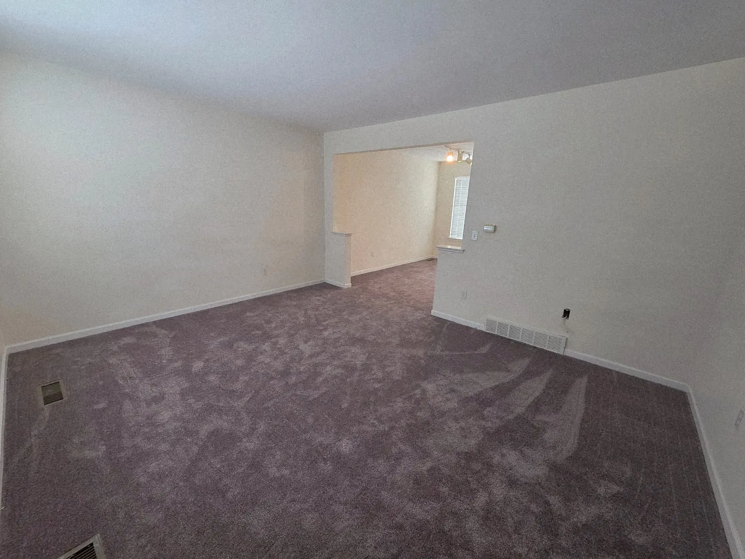 3 bed, 1.5 bath, 1350 sqft, $1,700 — Photo 3