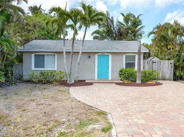 856 104th AVE N, NAPLES, FL 34108