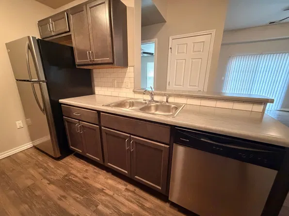 Markland/Wiles, 2013 E Cherry St #302, Springfield, MO 65802