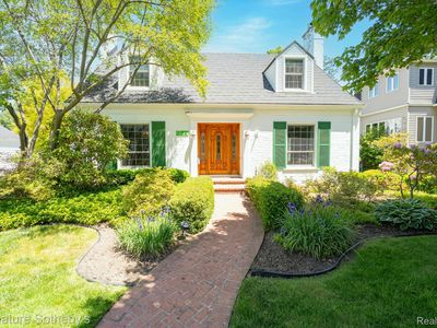274 Hillcrest Ave, Grosse Pointe Farms, MI, 48236