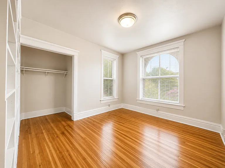 1000 Carteret Ave #1 — Photo 8