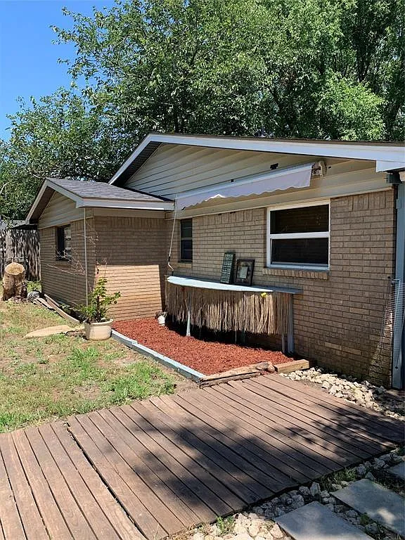 3 bed, 1175 sqft, $2,050 — Photo 3